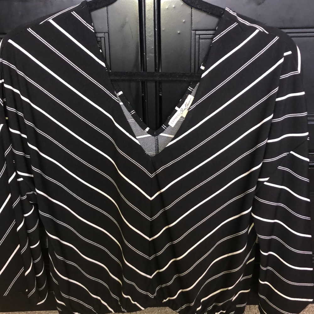 Express V-Neck Top - Picture 2 of 2